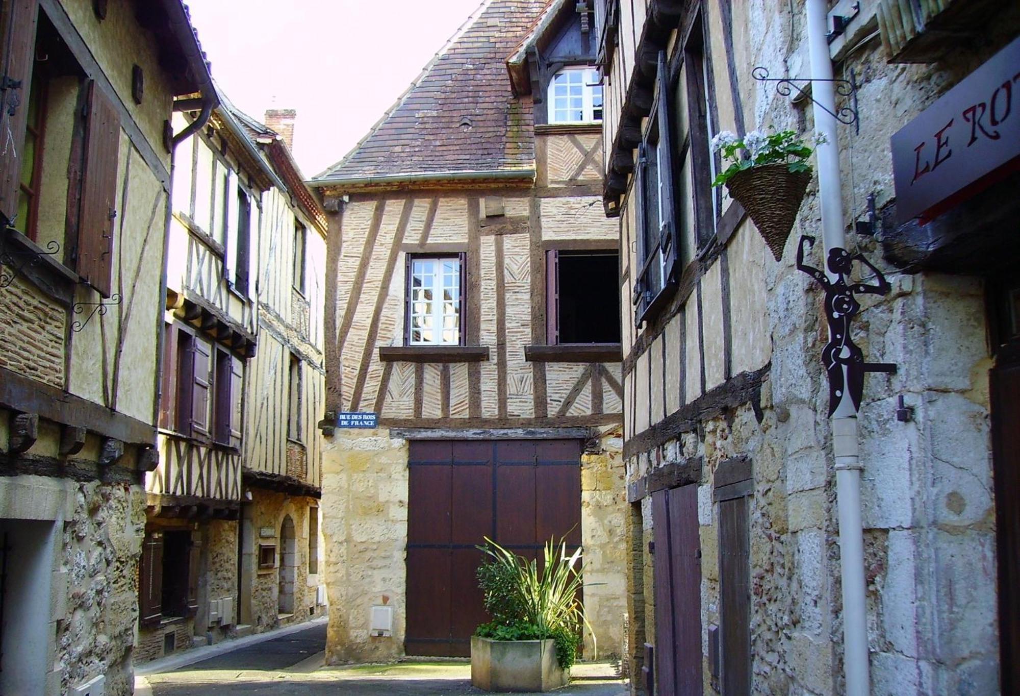 Studio Avec Terrasse Et Jardinet En Centre Ville Bergerac Zewnętrze zdjęcie